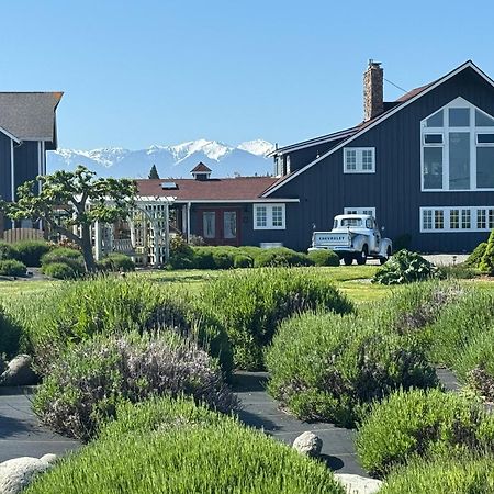Dungeness Barn House Bed And Breakfast At Two Crows Farm Sequim Exterior photo
