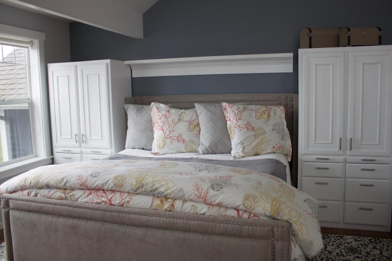 Dungeness Barn House Bed And Breakfast At Two Crows Farm Sequim Exterior photo