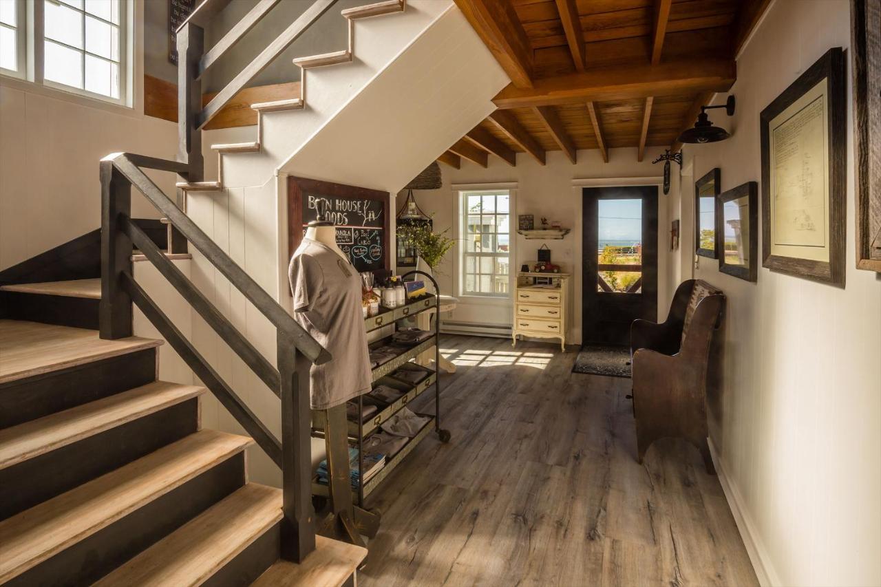 Dungeness Barn House Bed And Breakfast At Two Crows Farm Sequim Exterior photo