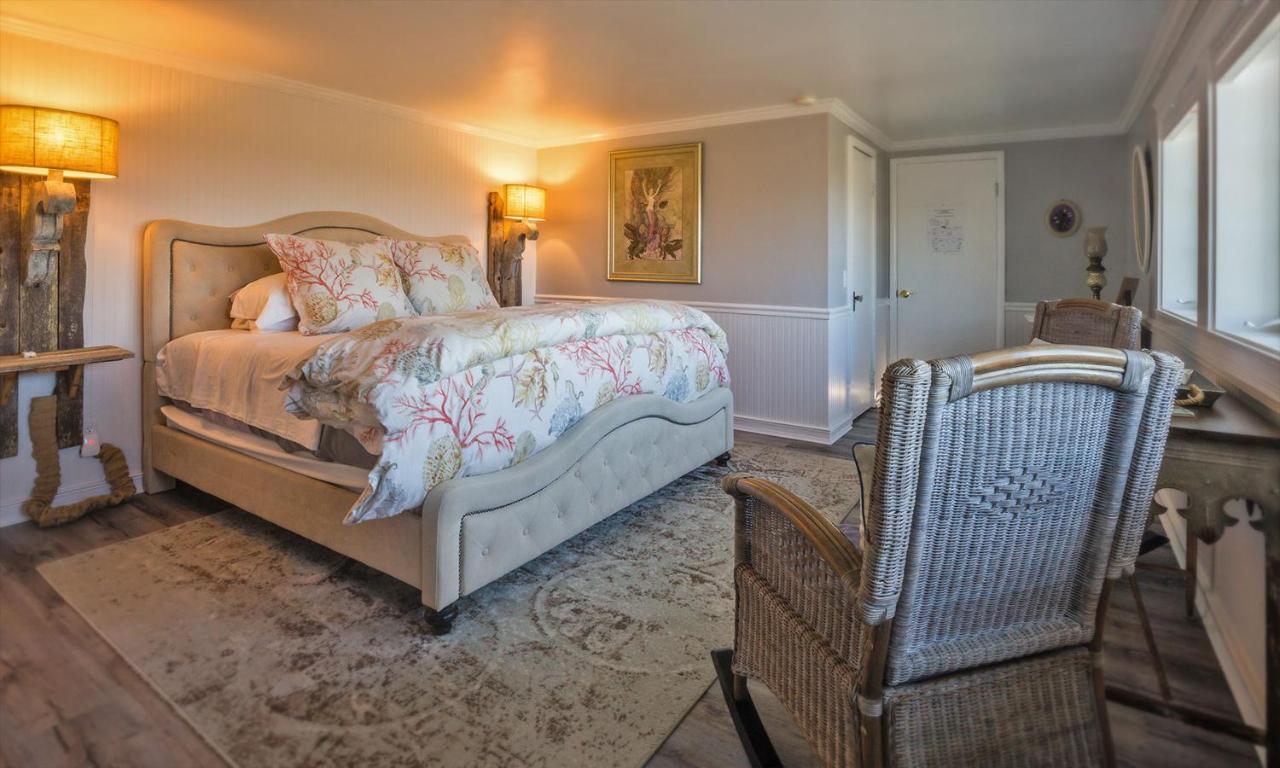 Dungeness Barn House Bed And Breakfast At Two Crows Farm Sequim Exterior photo