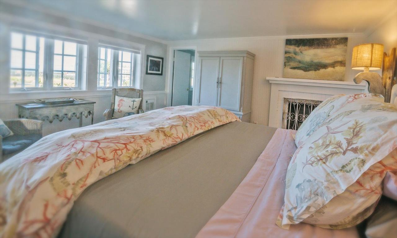 Dungeness Barn House Bed And Breakfast At Two Crows Farm Sequim Exterior photo