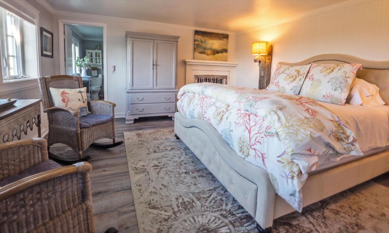 Dungeness Barn House Bed And Breakfast At Two Crows Farm Sequim Exterior photo